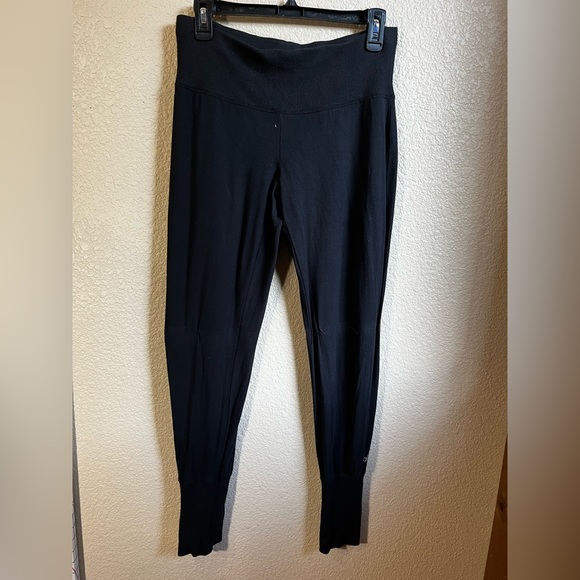 Alo Yoga Jogger Pants with Ribbed Ankles - Picture 1 of 6